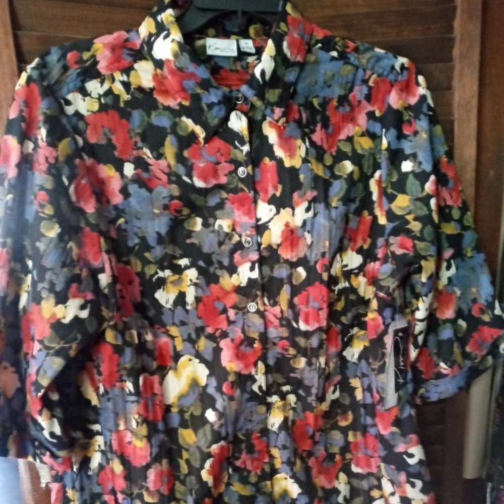 Kim Rogers Beautiful Floral and Black Button Down Blouse Size 2X NWT